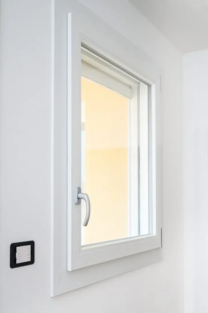 Finestra in PVC bianco