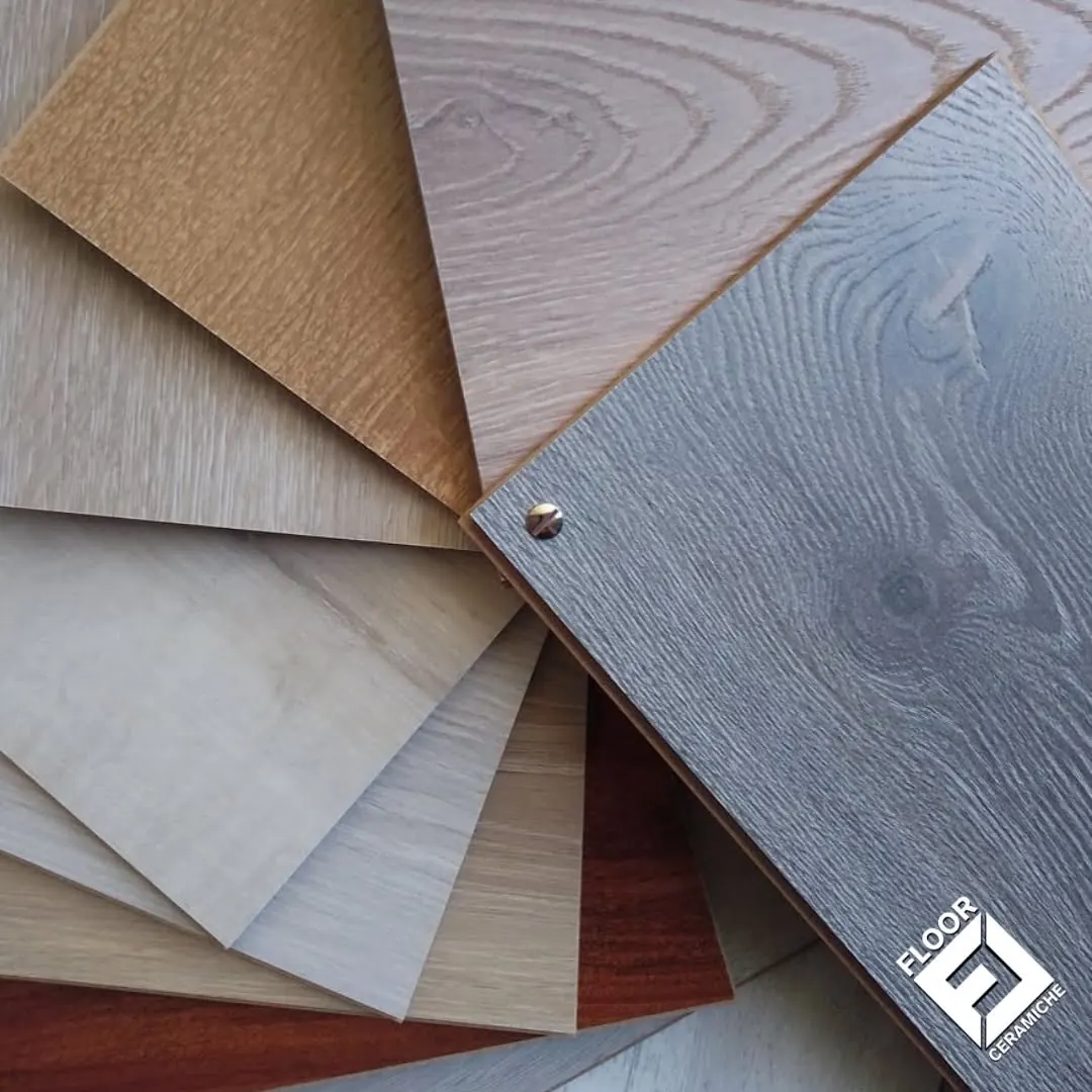 Campionario di parquet in diverse essenze